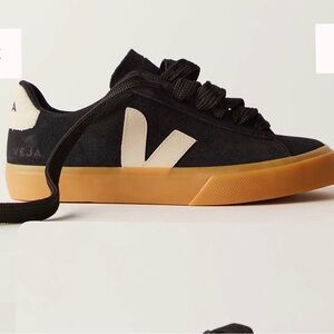 VEJA WOMENS SHOES SIZE 38